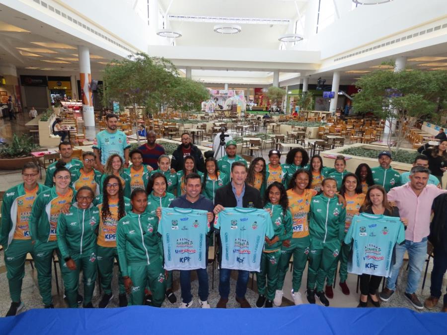 09/08 - Pinda Sport Clube apresenta equipe que vai disputar o Paulista Feminino