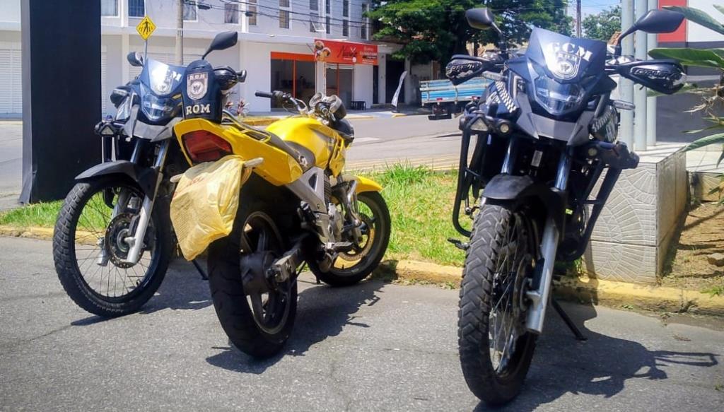 GCM de Pindamonhangaba realiza prisão por direção perigosa e desobediência no Centro