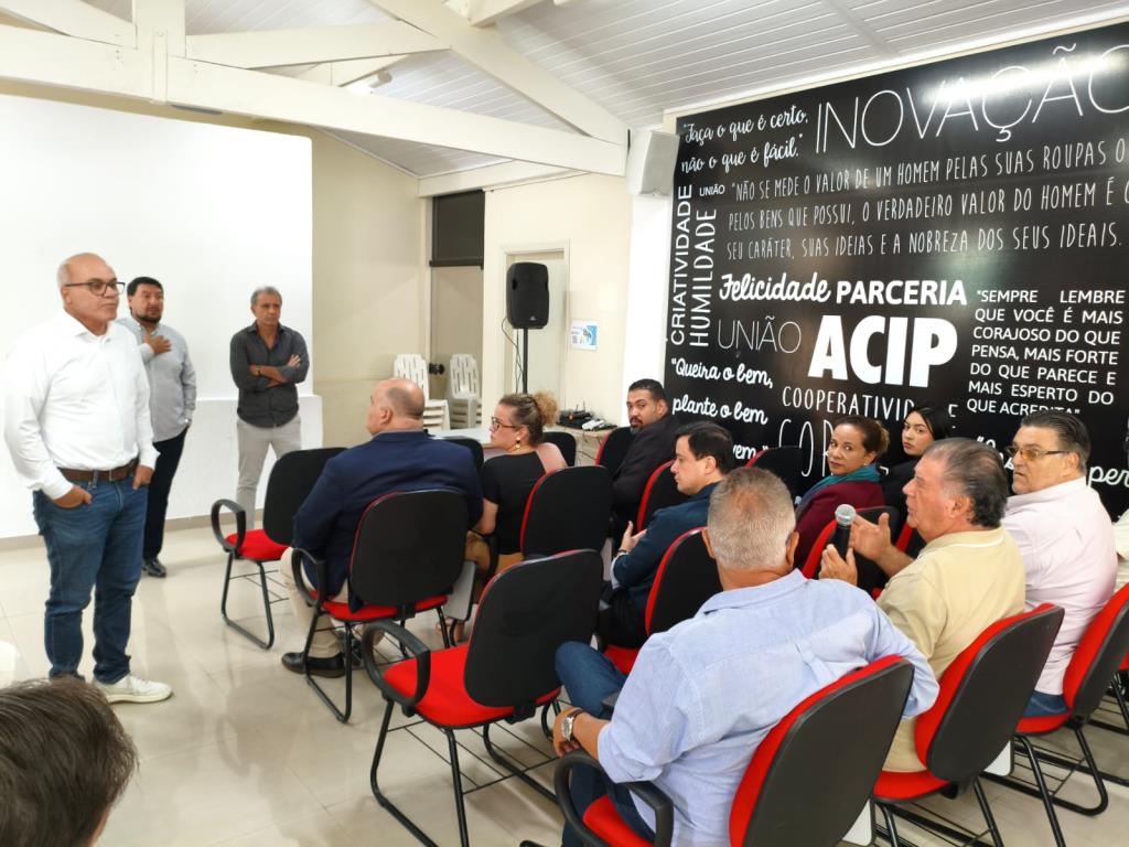 Prefeitura se reúne com empresários e instituições para dialogar sobre IPTU e Taxa de Resíduos