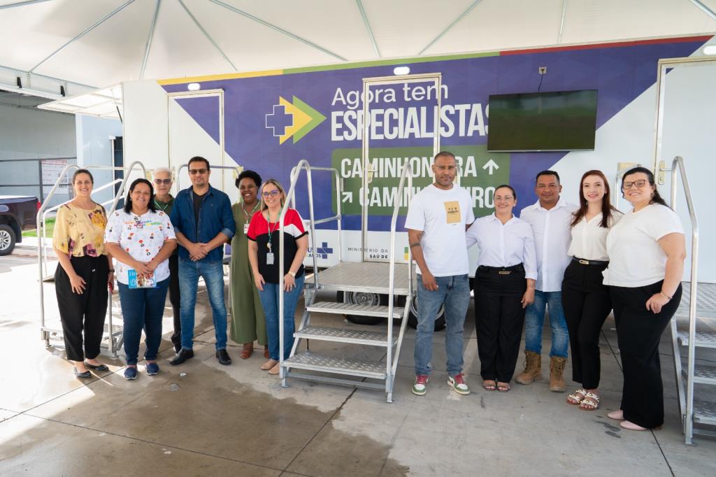 MAIS ATENDIMENTO: Agora Tem Especialistas inaugura unidade móvel para caminhoneiras e caminhoneiros. Vacinas, exames e consultas já estão sendo ofertados