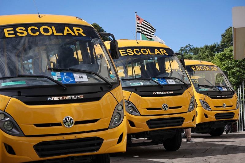 100 dias de Governo: Pinda recebe novo micro-ônibus para estudantes