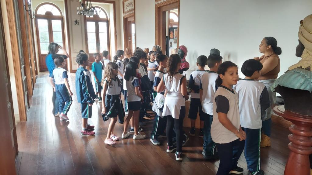 Ação de Turismo leva valorização do patrimônio histórico para a escola