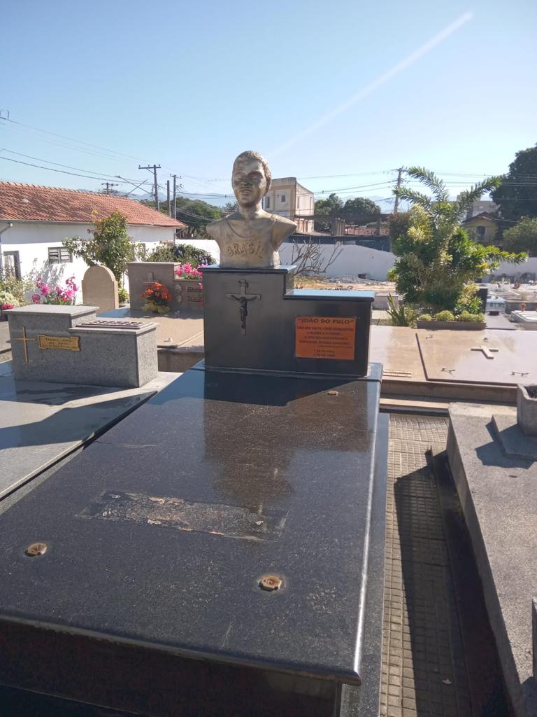 10/08 - Túmulo de João do Pulo recebe melhorias