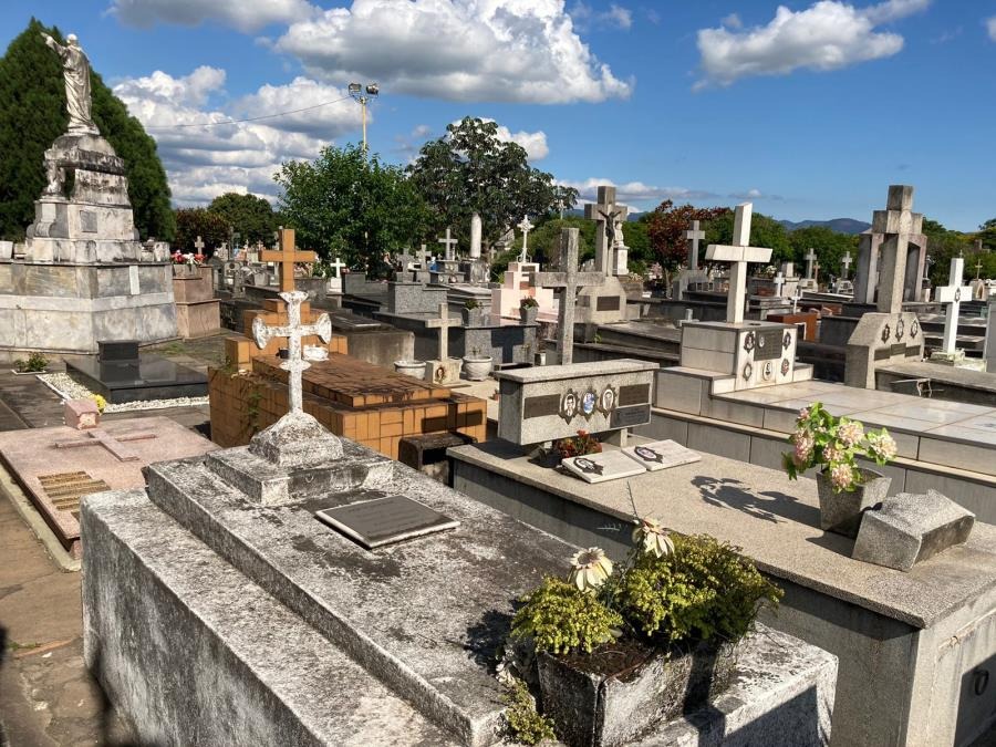 10/08 - Cemitério funcionará em horário normal no Dia dos Pais