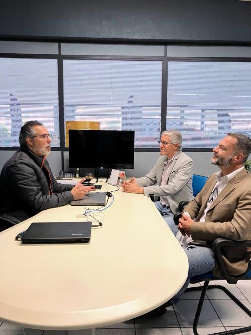 Prefeitura de Pindamonhangaba reforça parceria com Dokar Veículos em reunião institucional