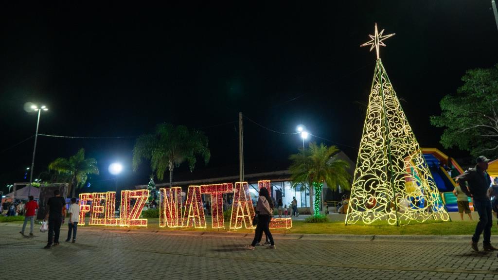 Programação de Natal anima as noites em Pinda
