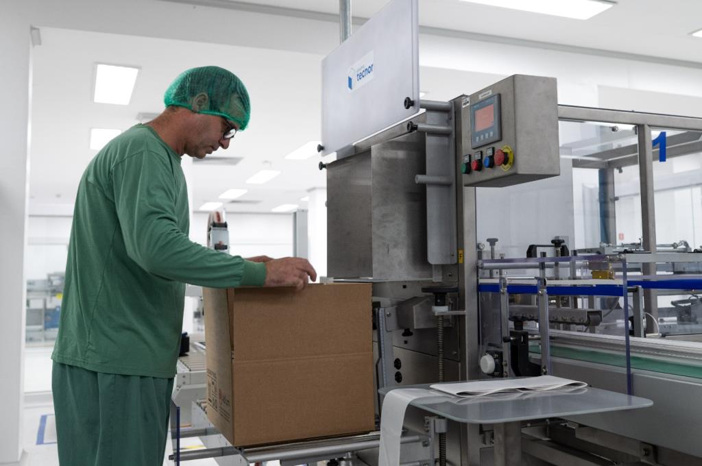 Adium inaugura linha de produção e triplica fabricação de medicamentos em sachê em Pinda