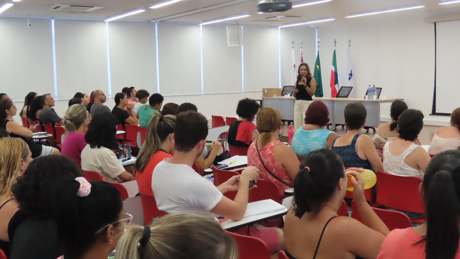 Pinda promove treinamento para docentes de Arte, Educação Física e professores temporários