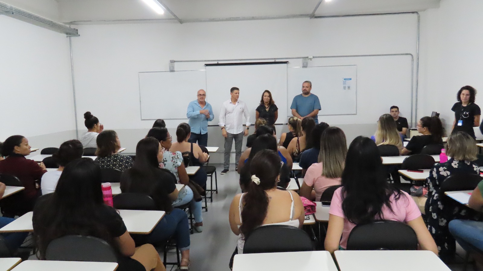 11/04 - Prefeitura de Pinda contrata mais 95 professores