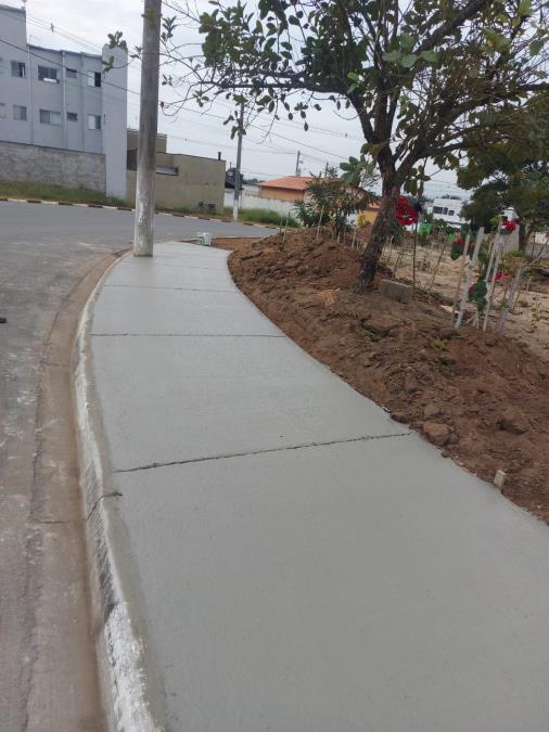 11/07 - Prefeitura inicia obras de construção de nova praça no Loteamento Flamboyant