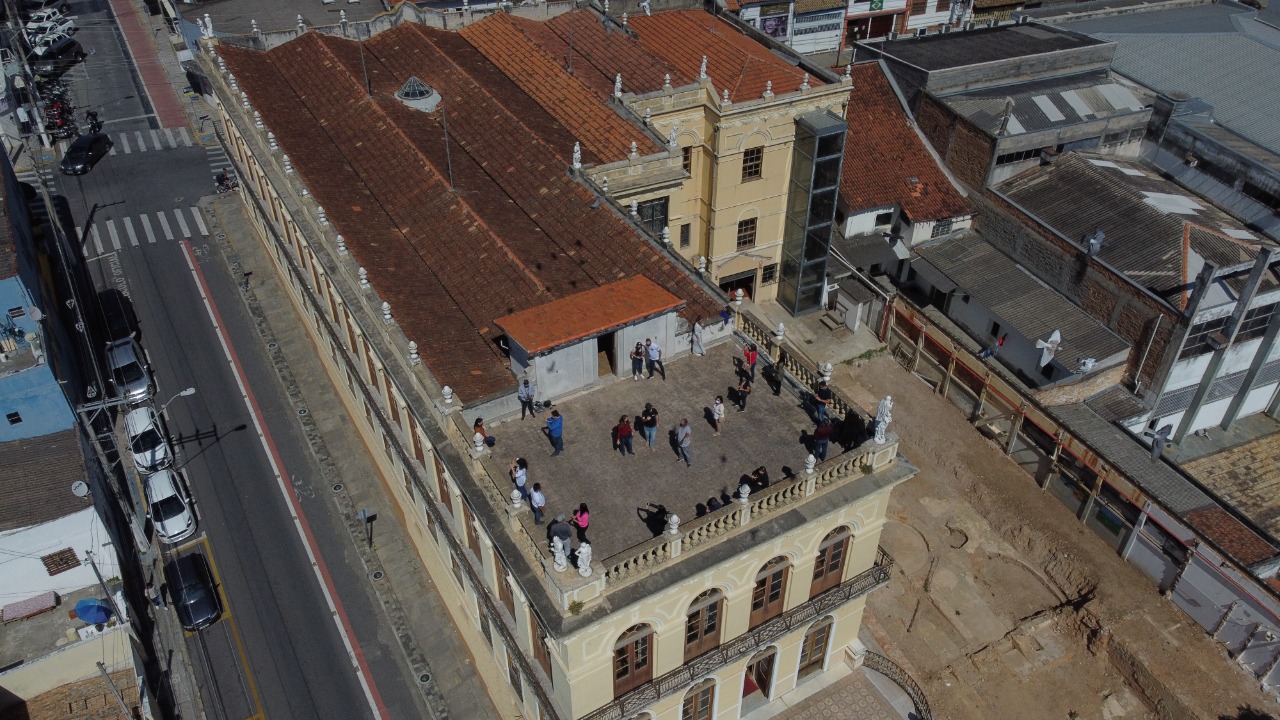 11/08 - Pindamonhangaba realiza City Tour com empresários e comerciantes