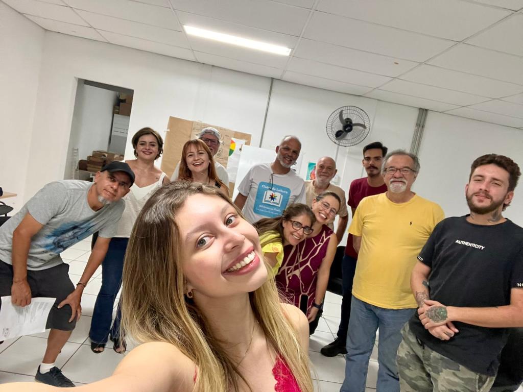 Clube de Leitura das Bibliotecas Públicas encerra 2025 com “O Lobo da Estepe”