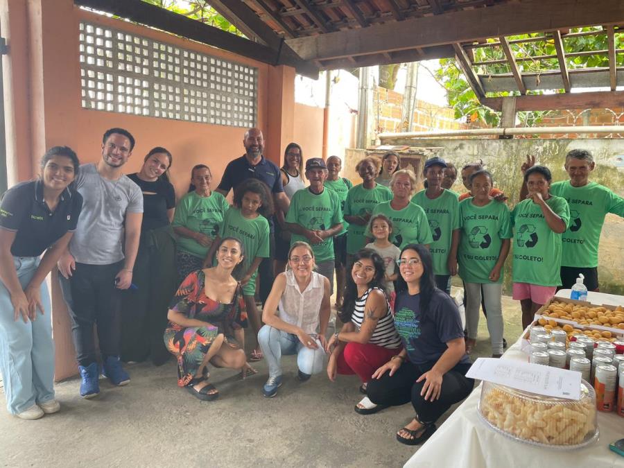 11/12 - Encontro do Programa Mov.Cicla, realizado no Posto de Saúde Castolira, fortalece parceria entre catadores de materiais recicláveis e Novelis