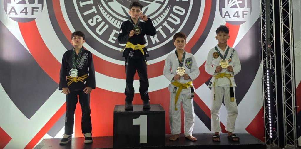 Jovem talento de Pinda fecha 2025 como Campeão Mundial e se consolida no cenário do Jiu-Jitsu Kids
