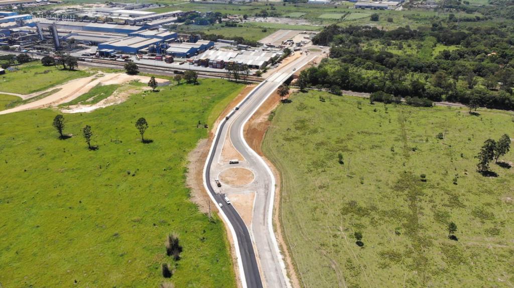 Via Estrutural será concluída em fevereiro; pistas recebem últimas camadas de asfalto