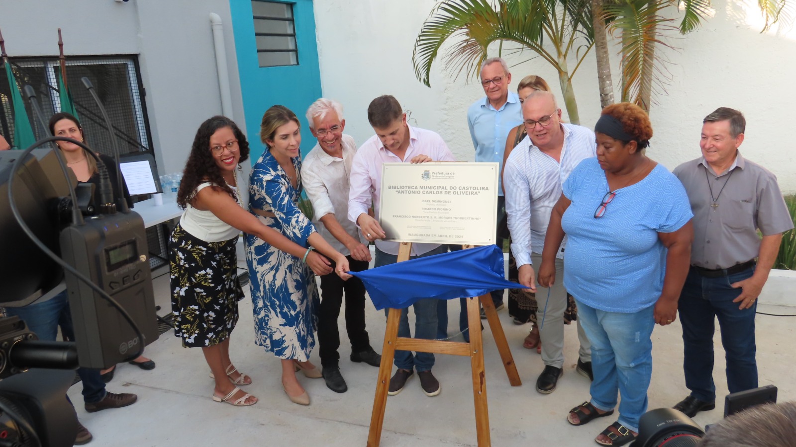 Biblioteca “Antônio Carlos de Oliveira”, no Castolira, é inaugurada
