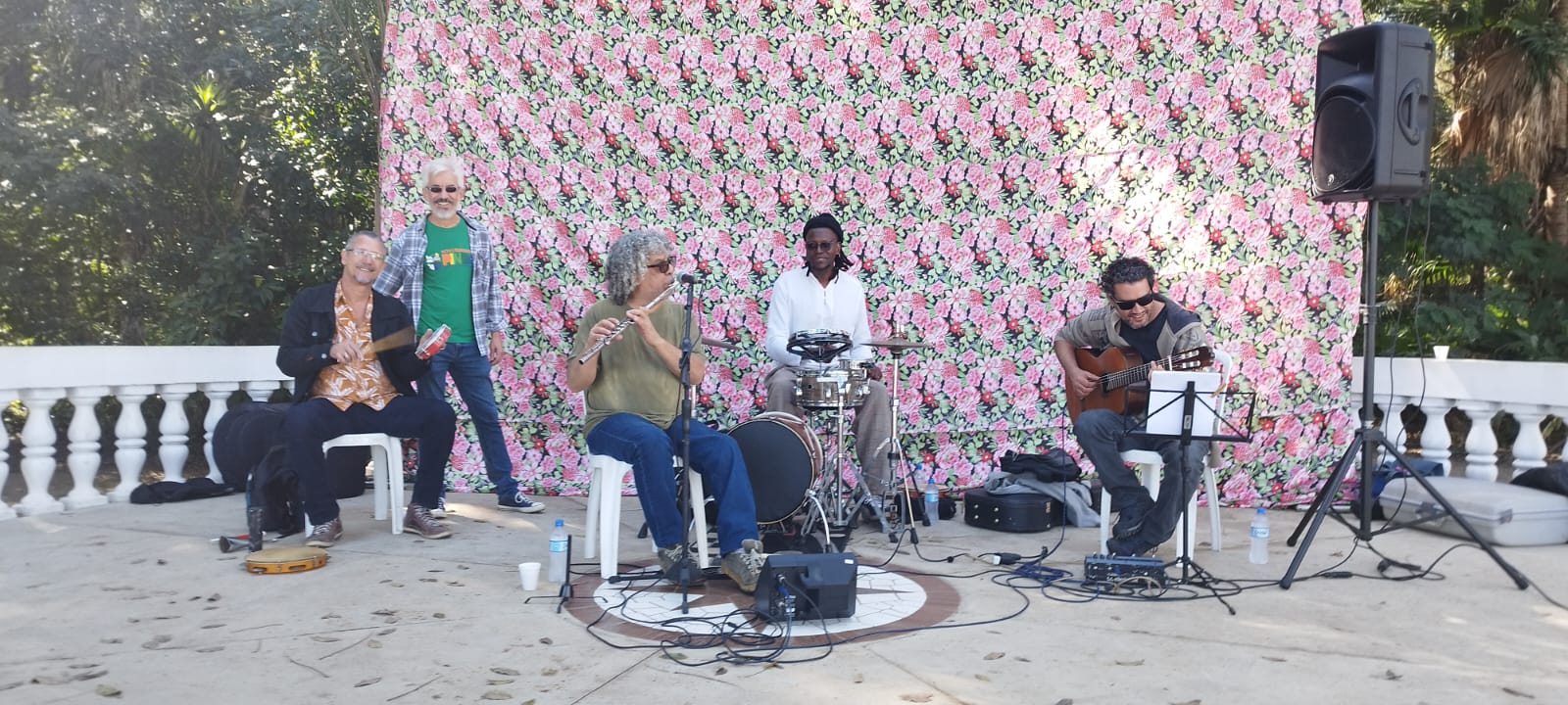 12/06 - ‘Karica Dutra e Trio Instrumental’ encantam público no ‘Chorinho no Parque’