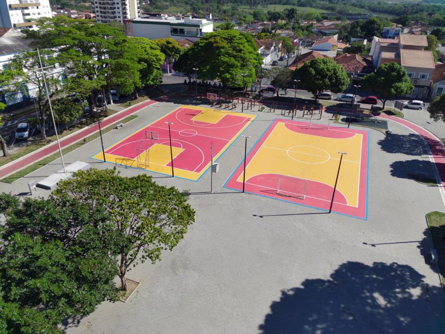 12/09 - Equipamentos esportivos são revitalizados na Praça do Quartel e no Parque da Cidade