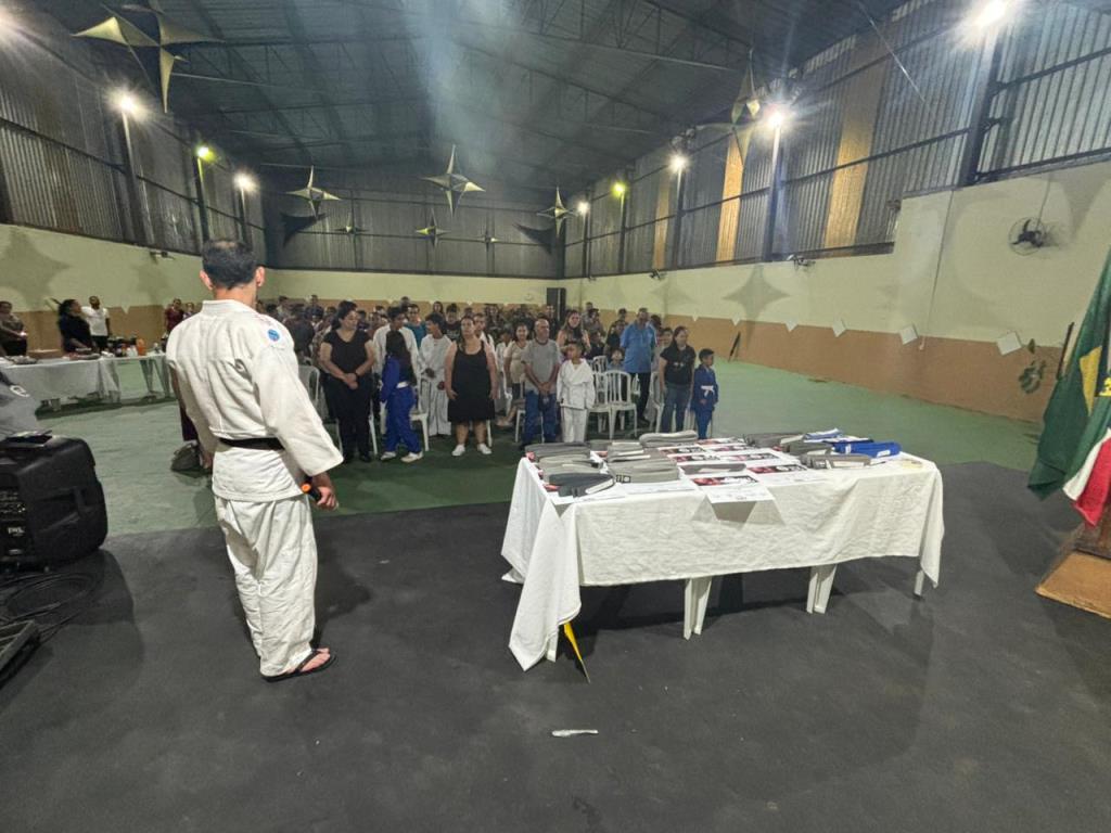 Judô no Cidade Nova celebra troca de faixas e formação cidadã