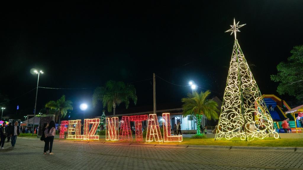 Programação natalina tem shows de talentos locais na Praça Sete de Setembro