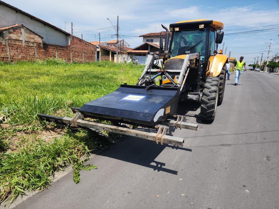 Prefeitura inicia experiência inédita com capina elétrica no trabalho de zeladoria