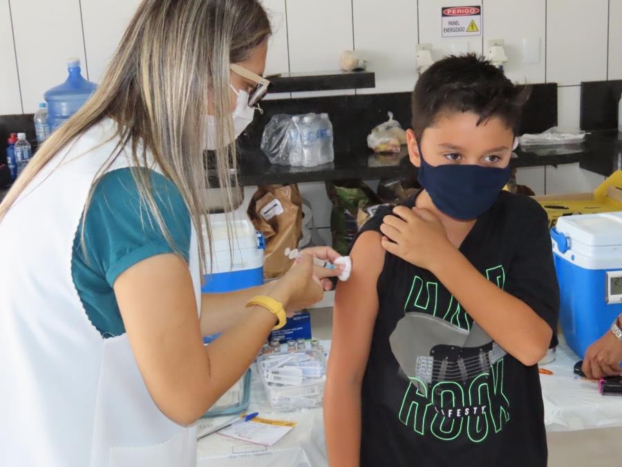 Pinda amplia vacinação contra dengue para pessoas com até 14 anos