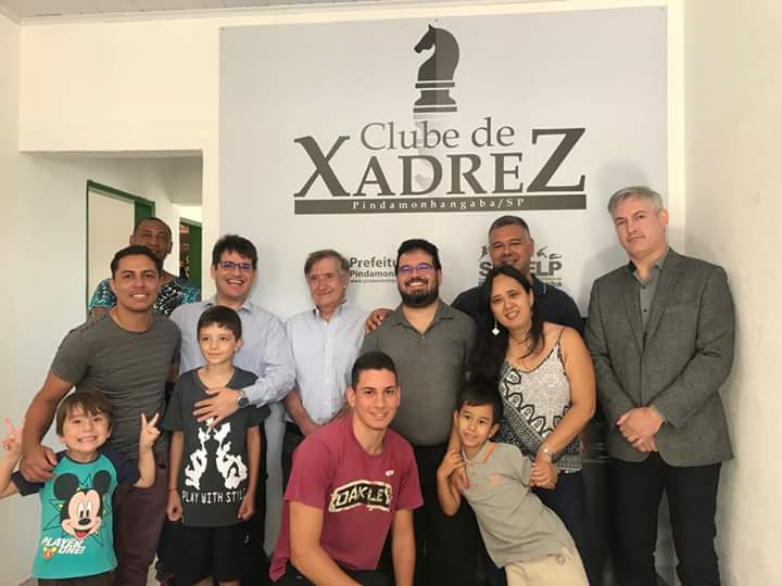 Clube de Xadrez é opção de lazer no centro da cidade - Prefeitura