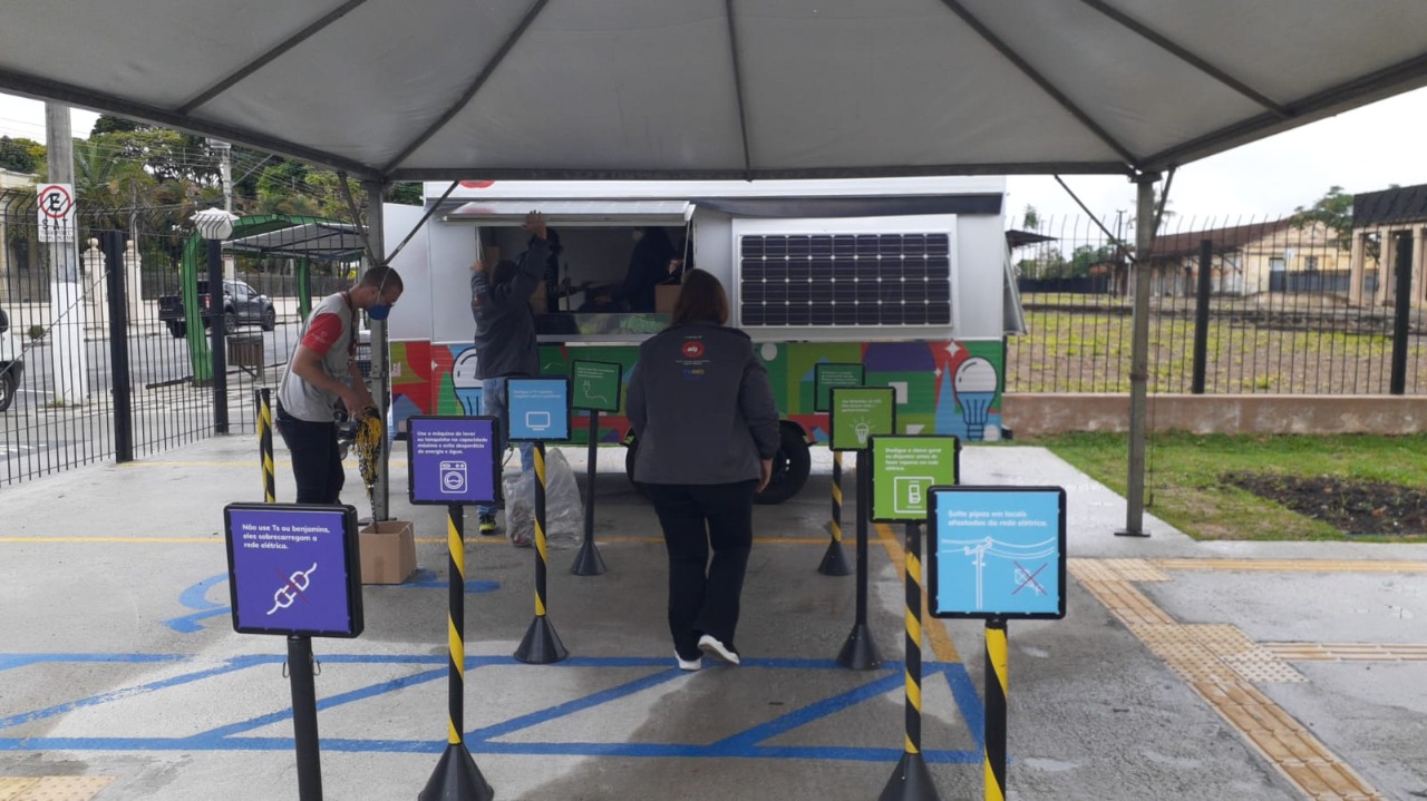 13/10 - Pindamonhangaba recebe unidade móvel da EDP para troca de 15 mil lâmpadas de maior consumo por LED
