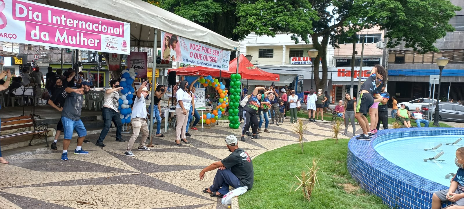 14/03 - Mulheres aproveitam homenagem para cuidar da saúde em evento promovido pela Prefeitura