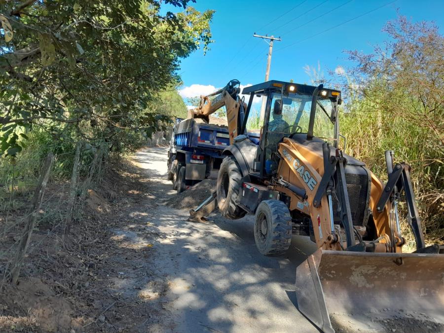 Prefeitura de Pinda vem realizando manutenção corretiva na Estrada do Borba