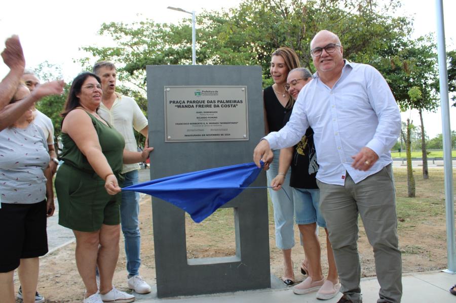 Praça do Parque das Palmeiras é entregue aos moradores