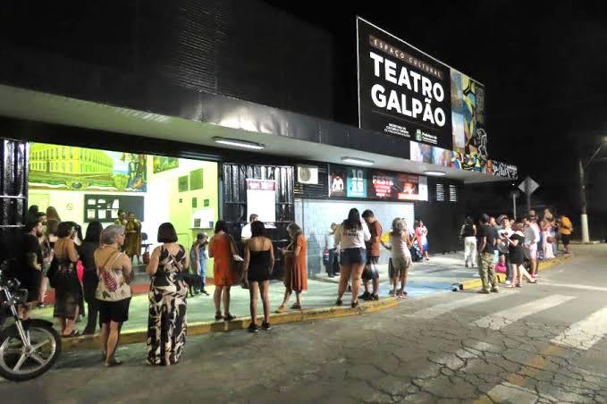 Teatro Galpão recebe apersentações de dança e comédia neste fim de semana