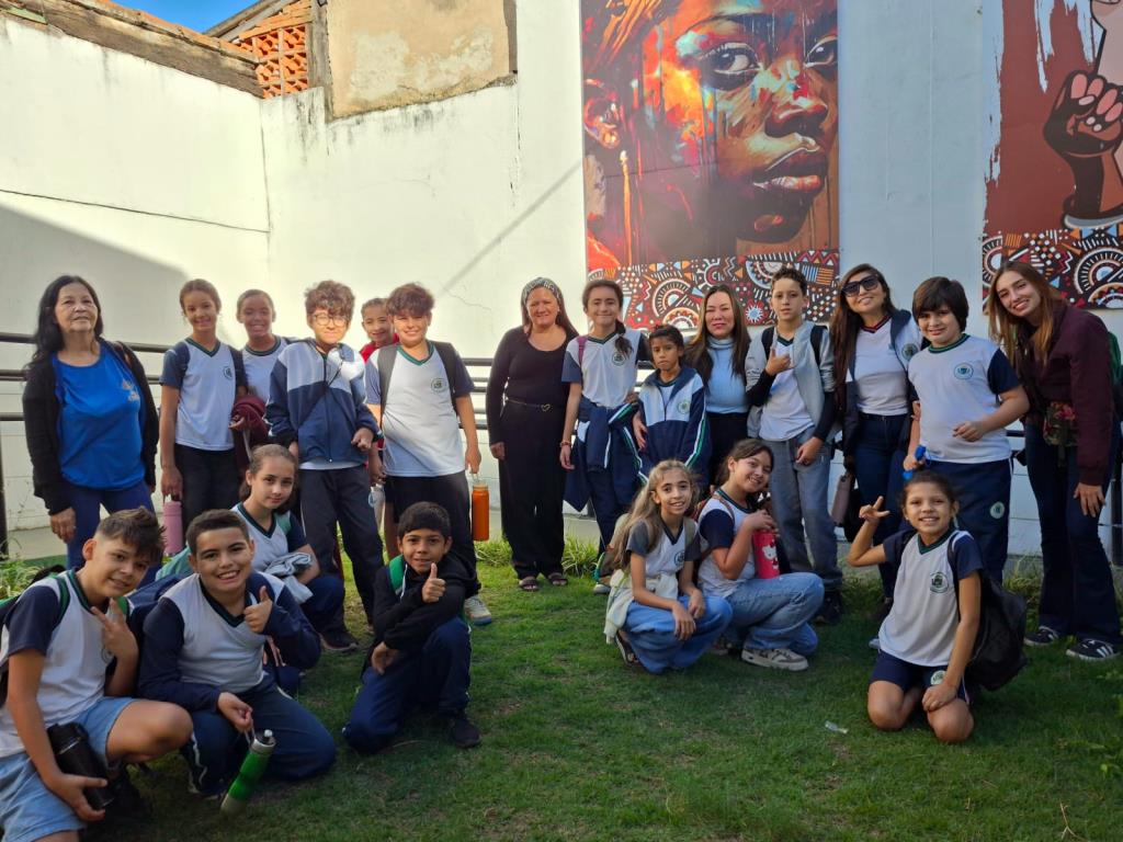 Quintas de Histórias reúne mais de 120 crianças e promove viagens pelo folclore brasileiro e pela cultura africana