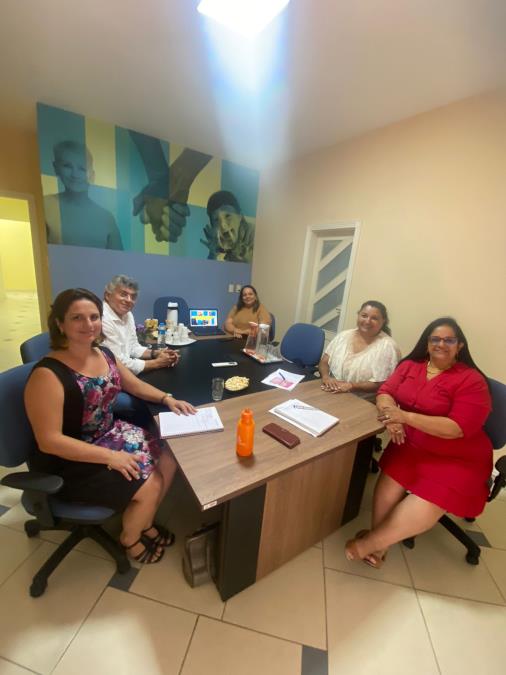 15/11 - Pinda compartilha experiências sobre políticas públicas para mulheres