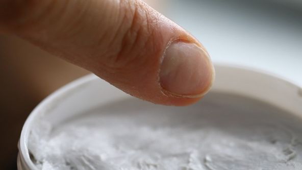 16/02 - Com determinação da ANVISA, Pinda proíbe venda e uso de pomadas para cabelo
