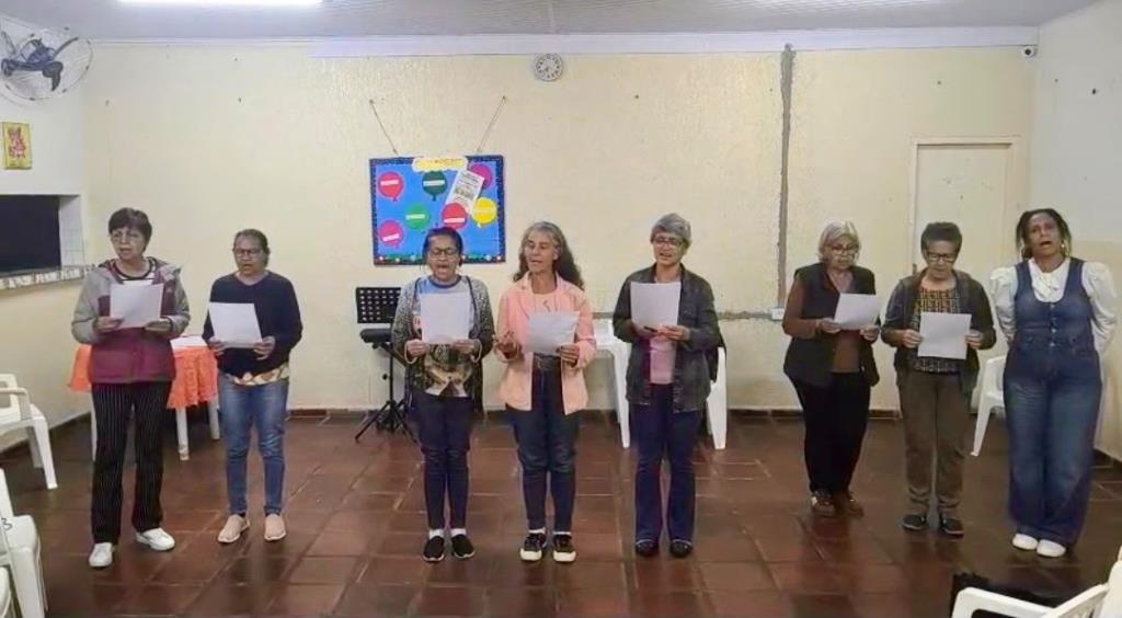 Oficinas gratuitas de Canto Coral para Idosos acontecem no Vila Rica e Moreira César