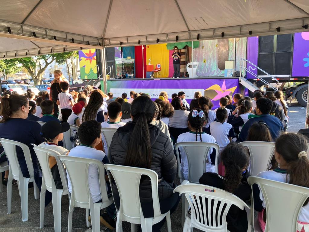 Estudantes da rede municipal participam de atividades da Expedição Meninas Curiosas em Pinda
