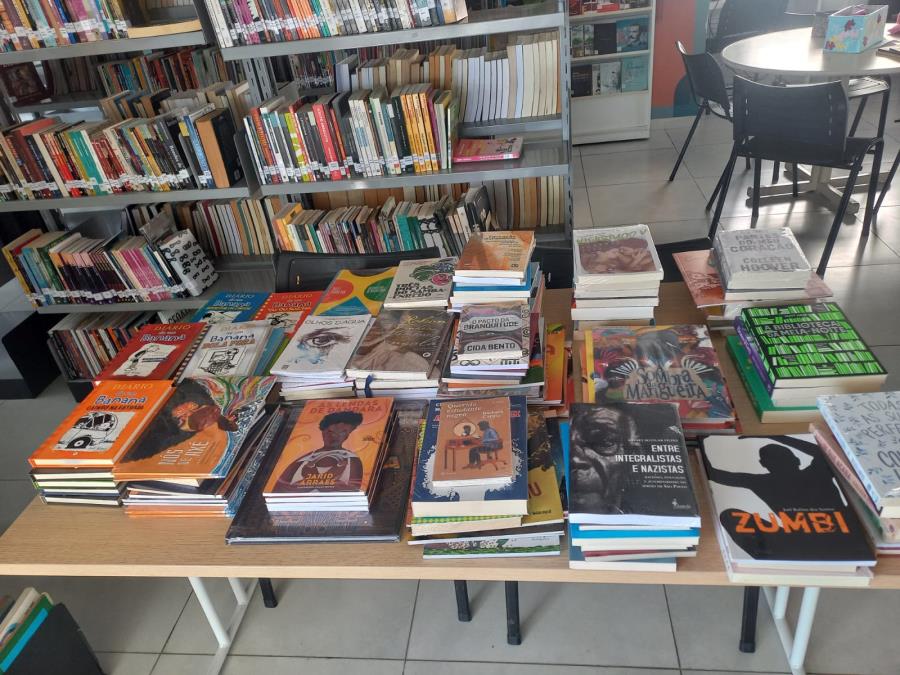Prefeitura de Pindamonhangaba recebe 483 livros para bibliotecas municipais