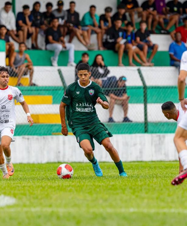 Jovem atleta de Pindamonhangaba assina com a Chapecoense