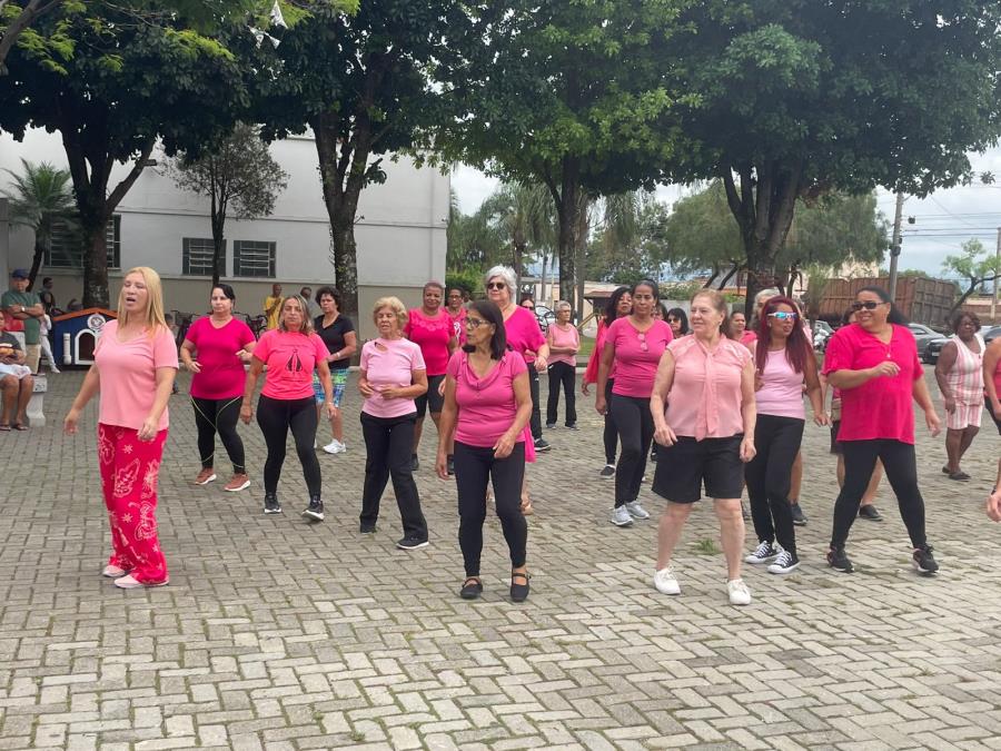Outubro Rosa mobiliza comunidade em ação realizada pela UPA de Moreira César