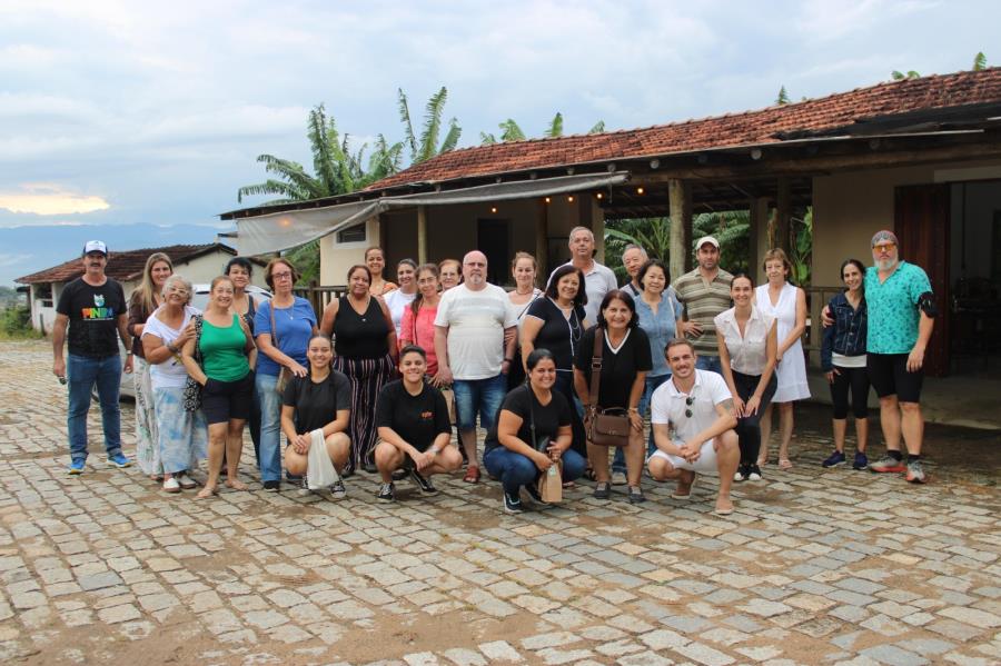 City tour leva visitantes para conhecer história e sabores da região