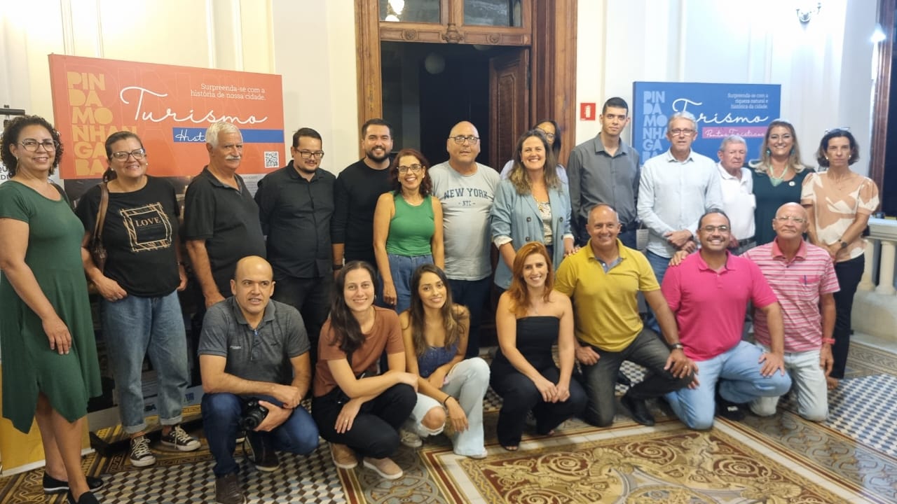 Associação dos Jornalistas discute jornalismo internacional em reunião mensal