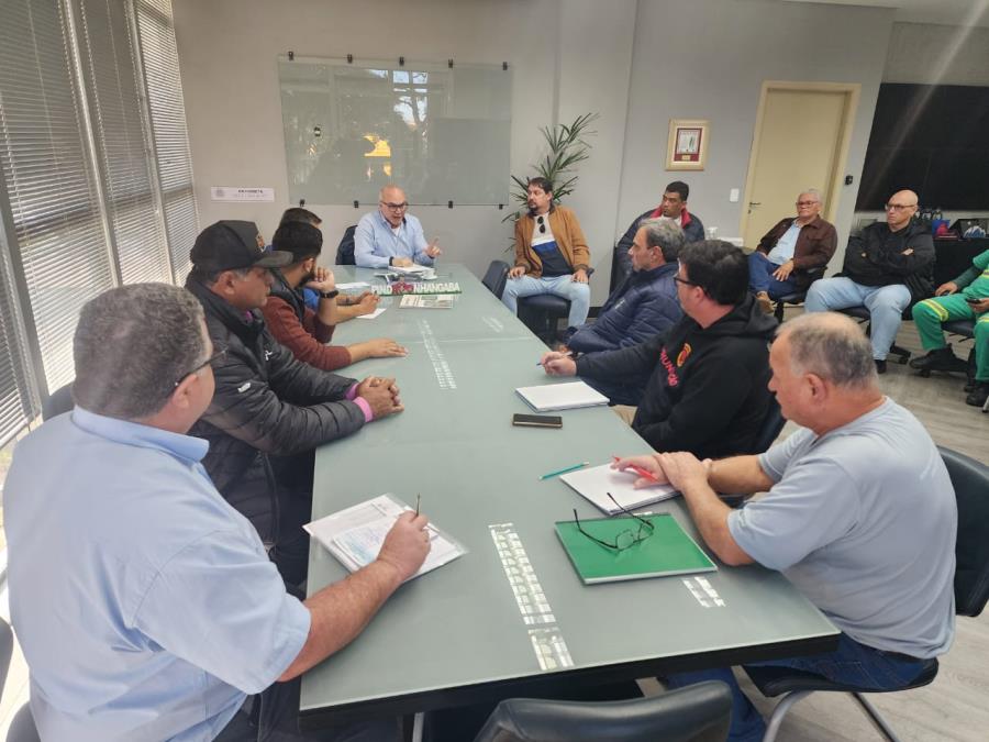 Prefeito realiza reunião de alinhamento e avaliação das ações de zeladoria urbana