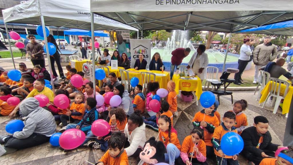 Combate ao Trabalho Infantil reúne cerca de 150 pessoas em ação de conscientização na Praça Monsenhor Marcondes