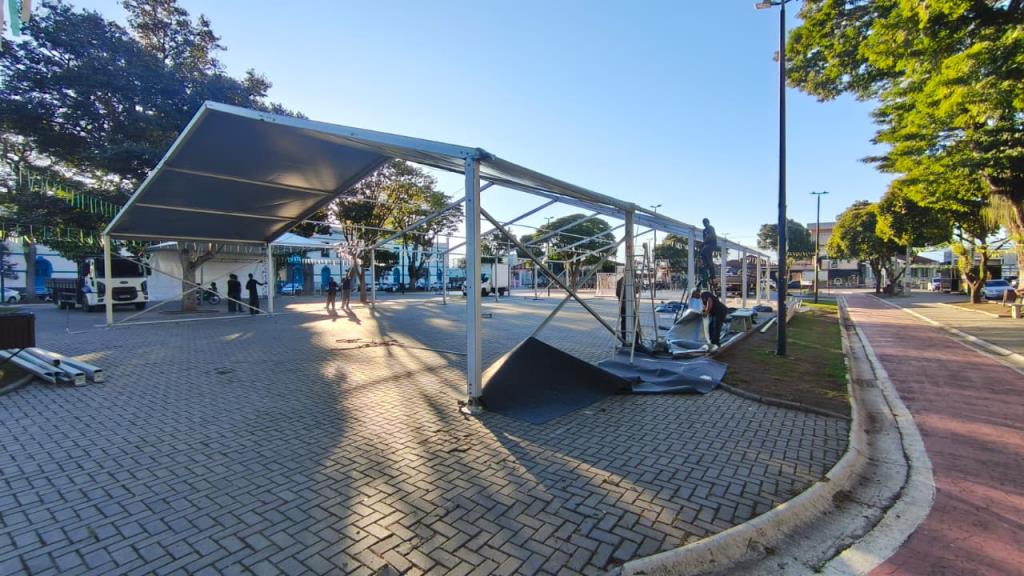 Após sucesso da estreia, Prefeitura amplia estrutura do Copa na Praça para Brasil x Haiti nesta sexta-feira