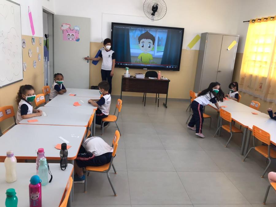 17/08 - Alunos da educação infantil retornam às aulas com segurança e alegria