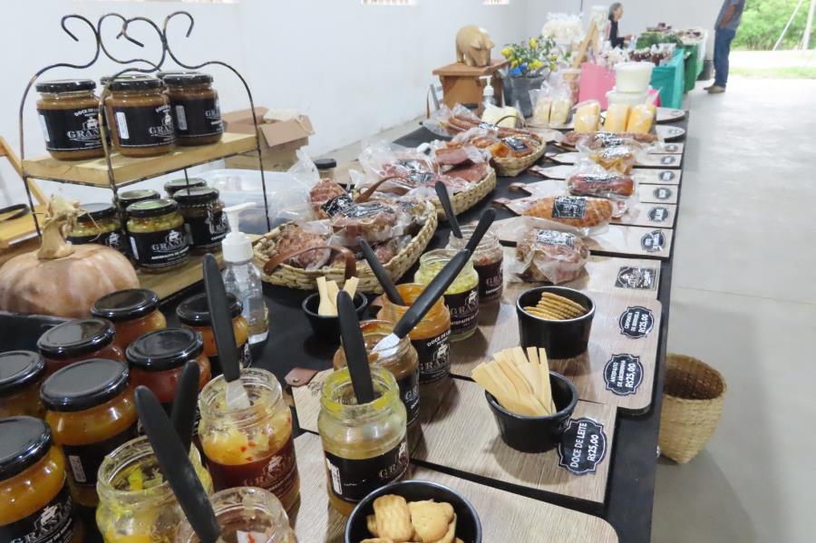 17/10 - Feira do Produtor Rural ofereceu variedade de produtos de qualidade