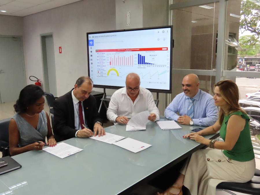 18/01 - Prefeitura e OAB firmam parceria para atendimentos no CRAVI
