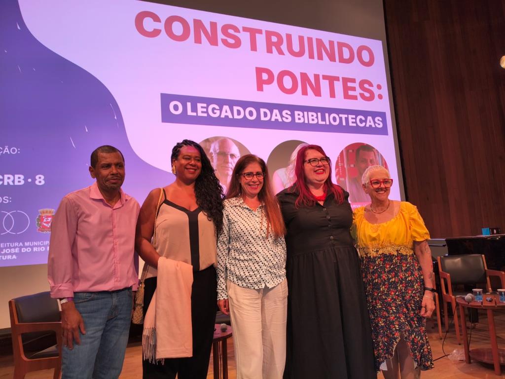 Pindamonhangaba marca presença em encontro sobre acolhimento e transformação nas bibliotecas