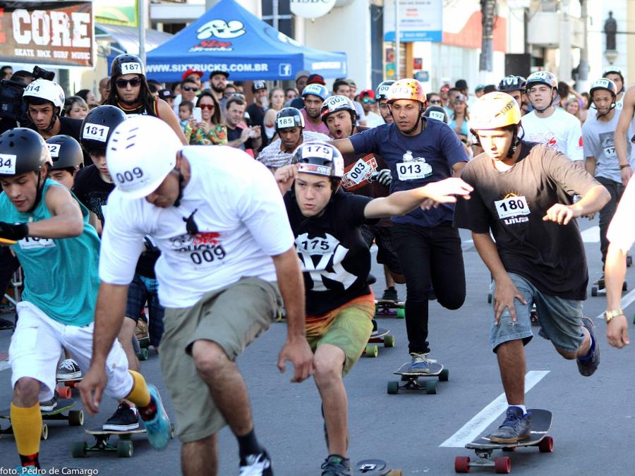 Jogos de Skate: Corrida de longboard!